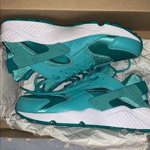 Women’s Air Huarache Run